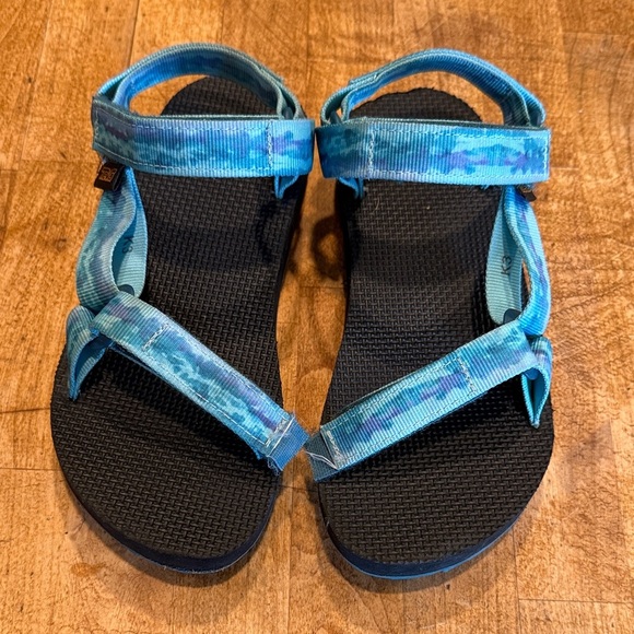 Teva Aqua and Black Sandals - Picture 1 of 4